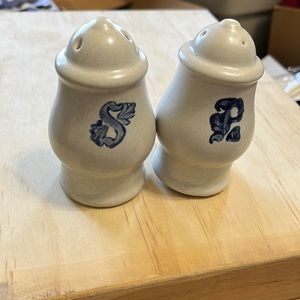 Vintage Pfaltzgraff Yorktowne Stoneware Salt & Pepper Shakers with Plugs